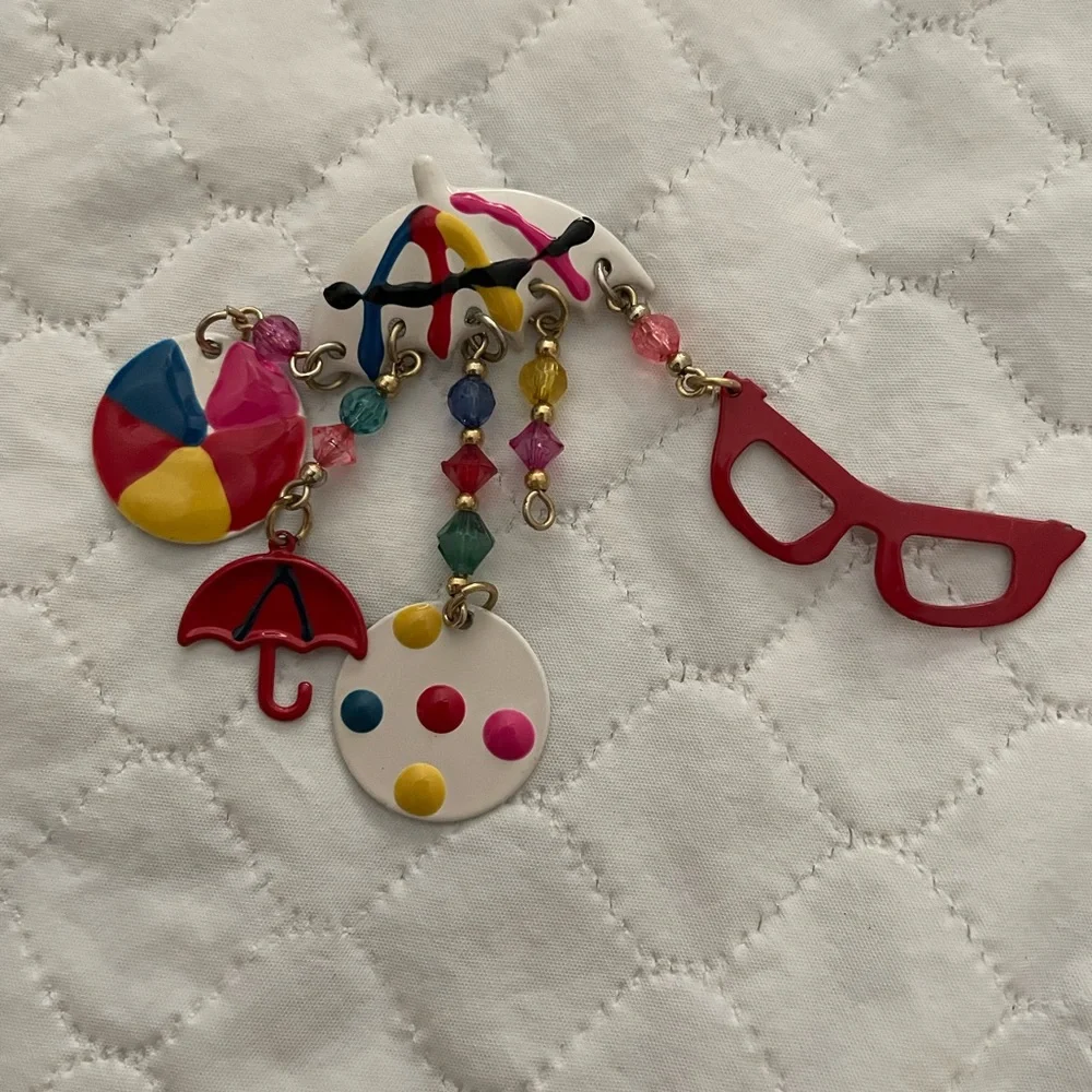 Vintage Pin- Primary colors - beach party charms - Picture 3 of 5